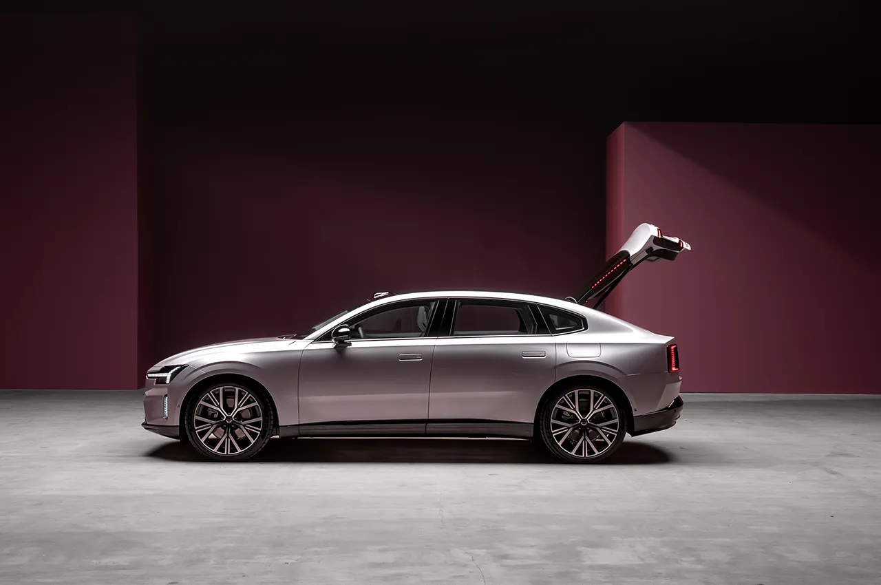 AutomobileFa Volvo ES90 14031222 5