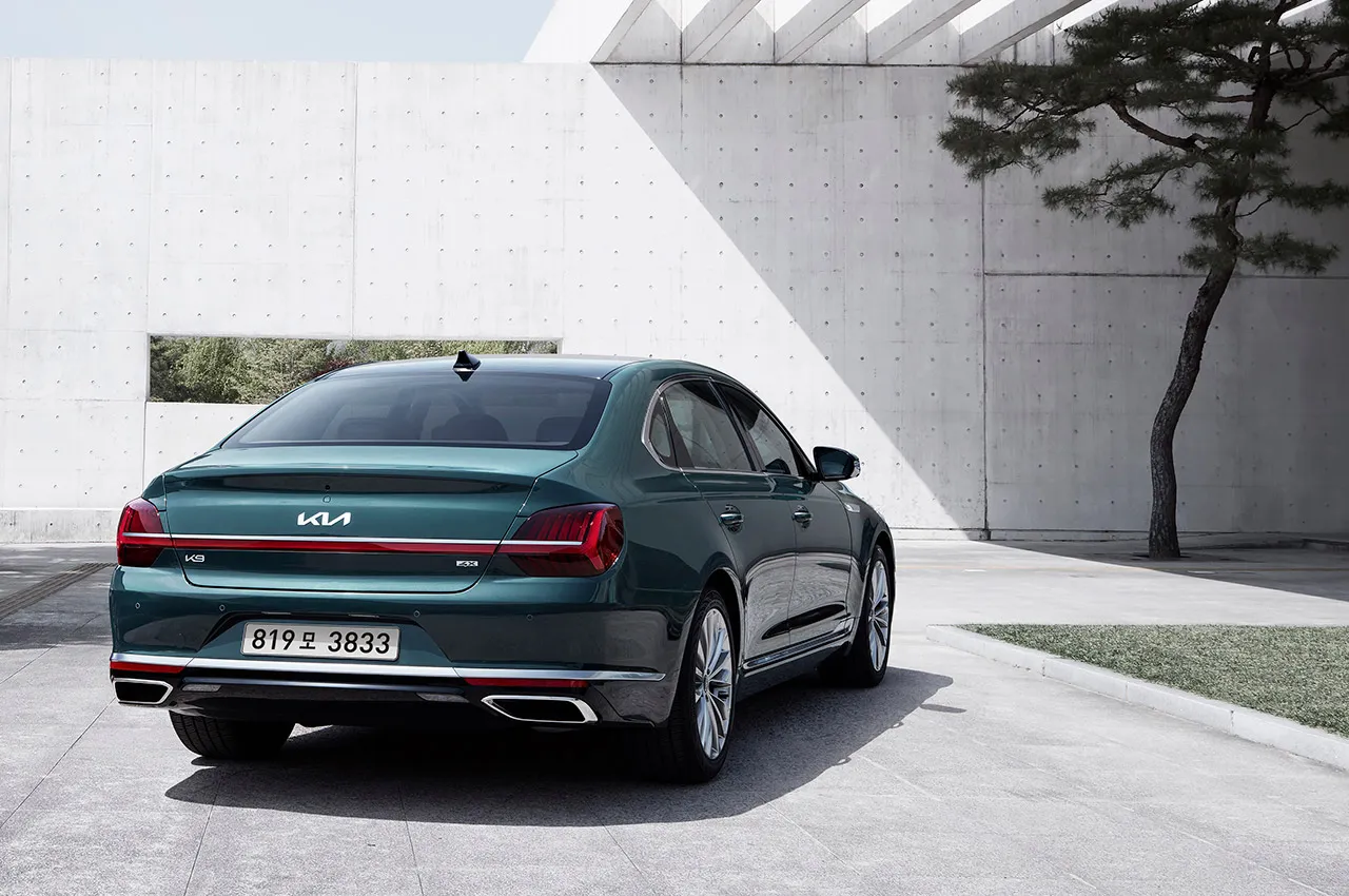 AutomobileFa 2022 Kia K9 Facelift(2)