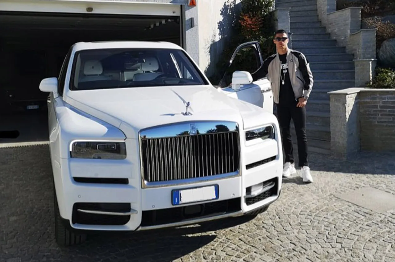 AutomobileFa Rolls Royce Cullinan