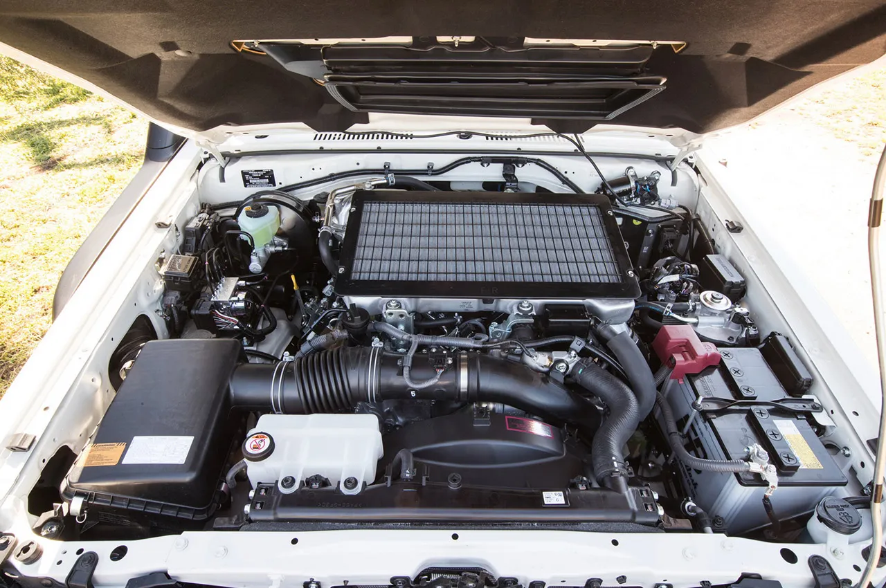 AutomobileFa Toyota LandCruiser J70 70th Ann Edition(3)
