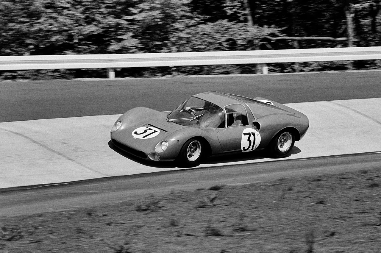 AutomobileFarsi Dino 166 P