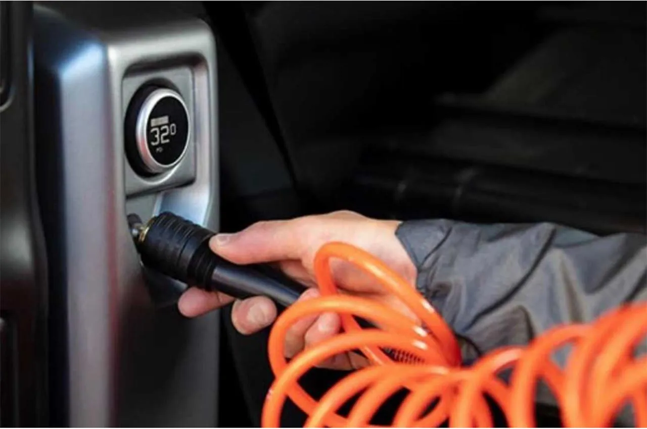 AutomobileFa Land Rover Defender 2020 Air Compressor