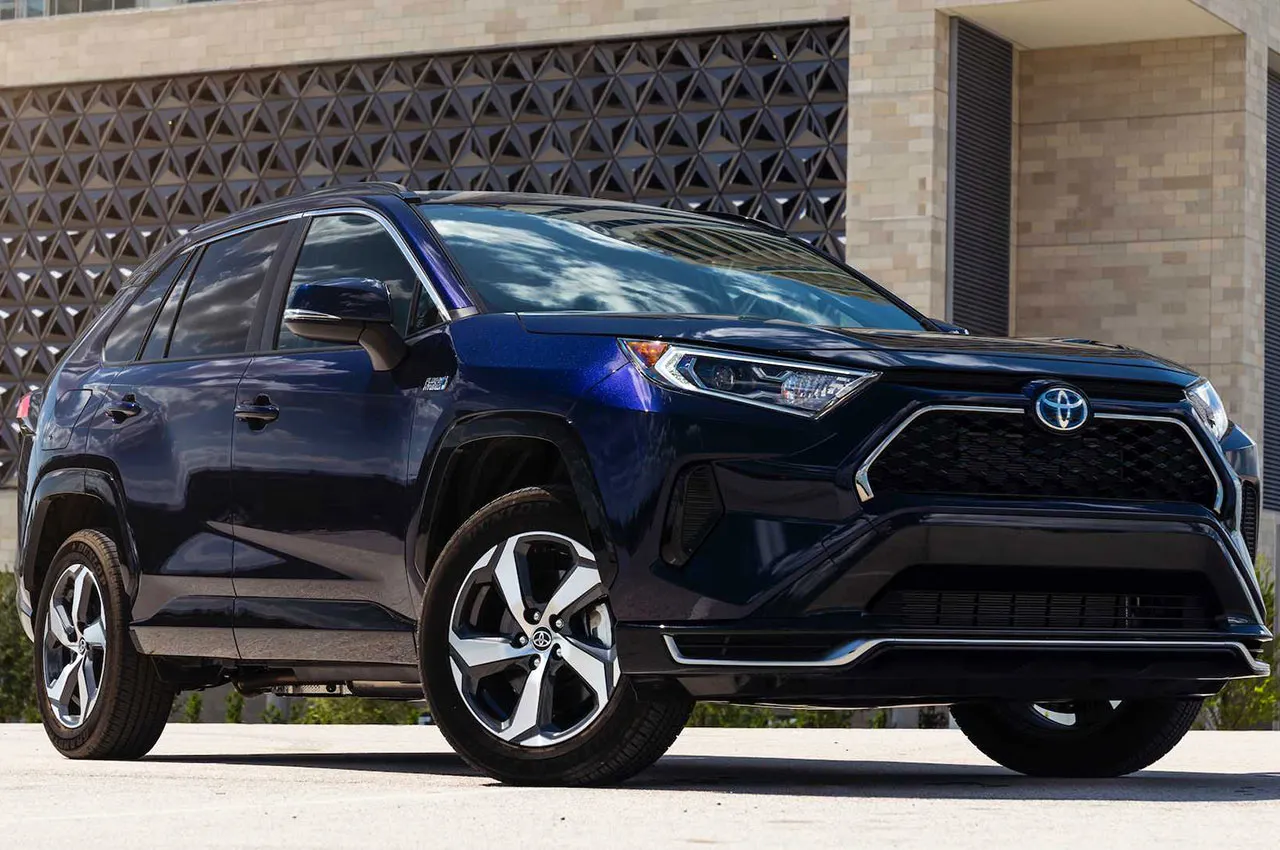 AutomobileFa Toyota RAV4 2021 01