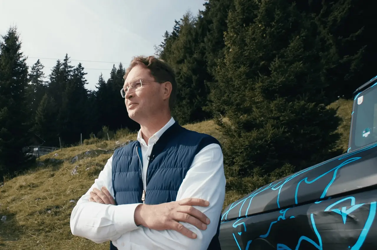 AutomobileFa Mercedes Electric GClass Video Ola Kaellenius 14020905