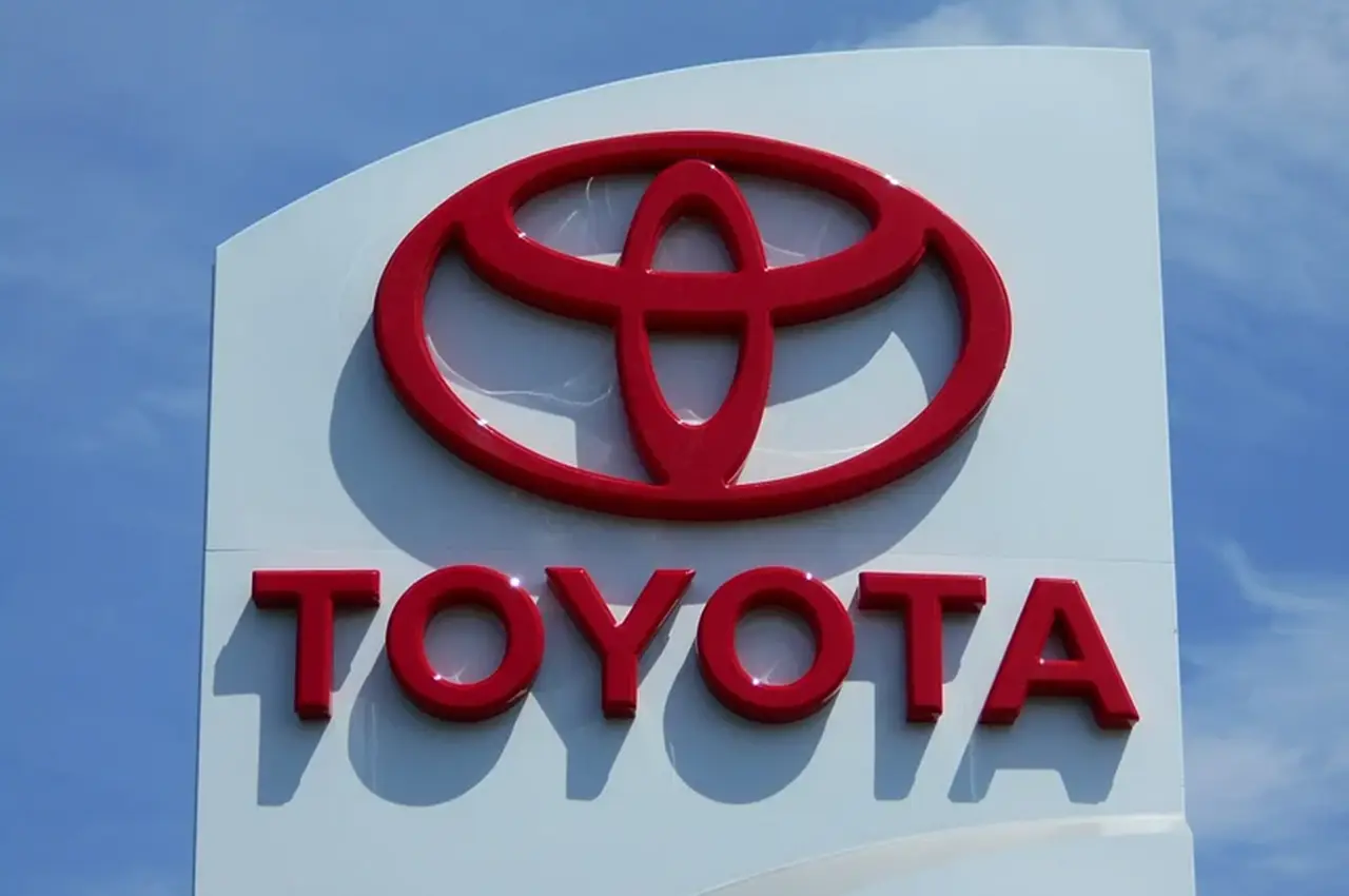 AutomobileFa Toyota Logo 14021108 005