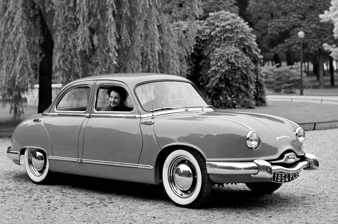 AutomobileFa Panhard Dyna Z 14030105 004