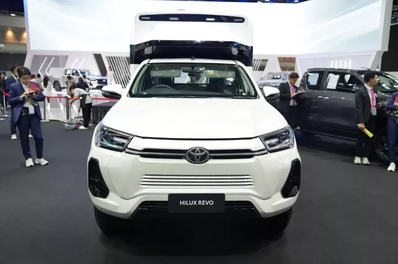 AutomobileFa Toyota Hilux Songthaew 14030125 1