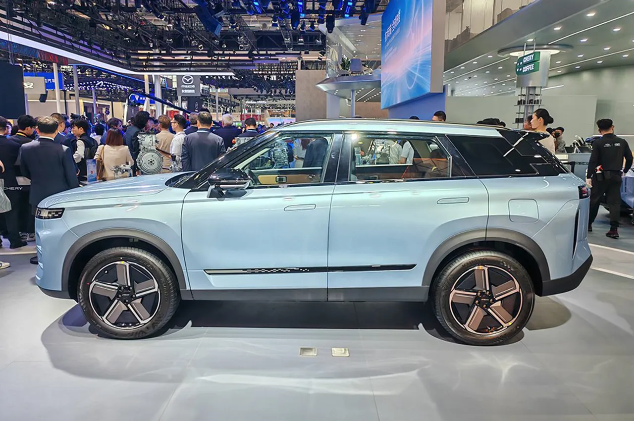AutomobileFa J7 2 14030206