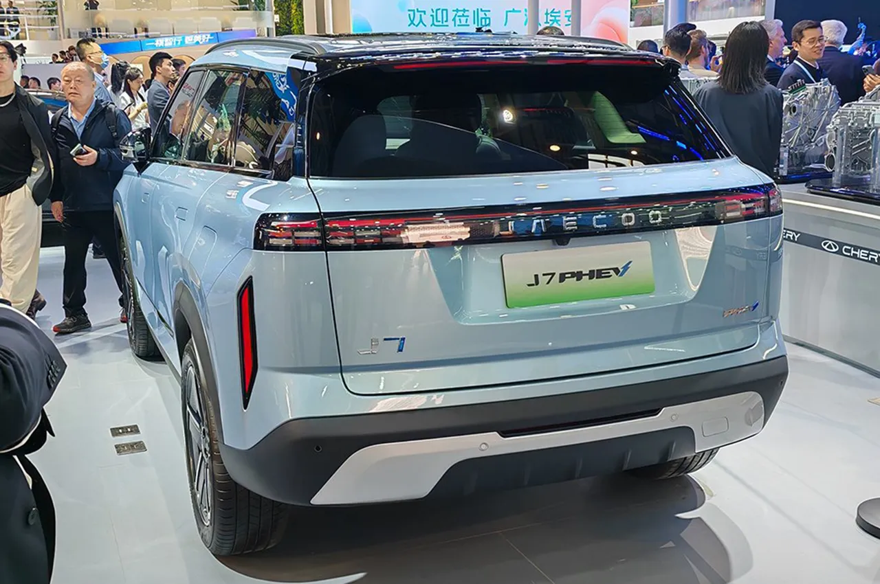 AutomobileFa J7 3 14030206