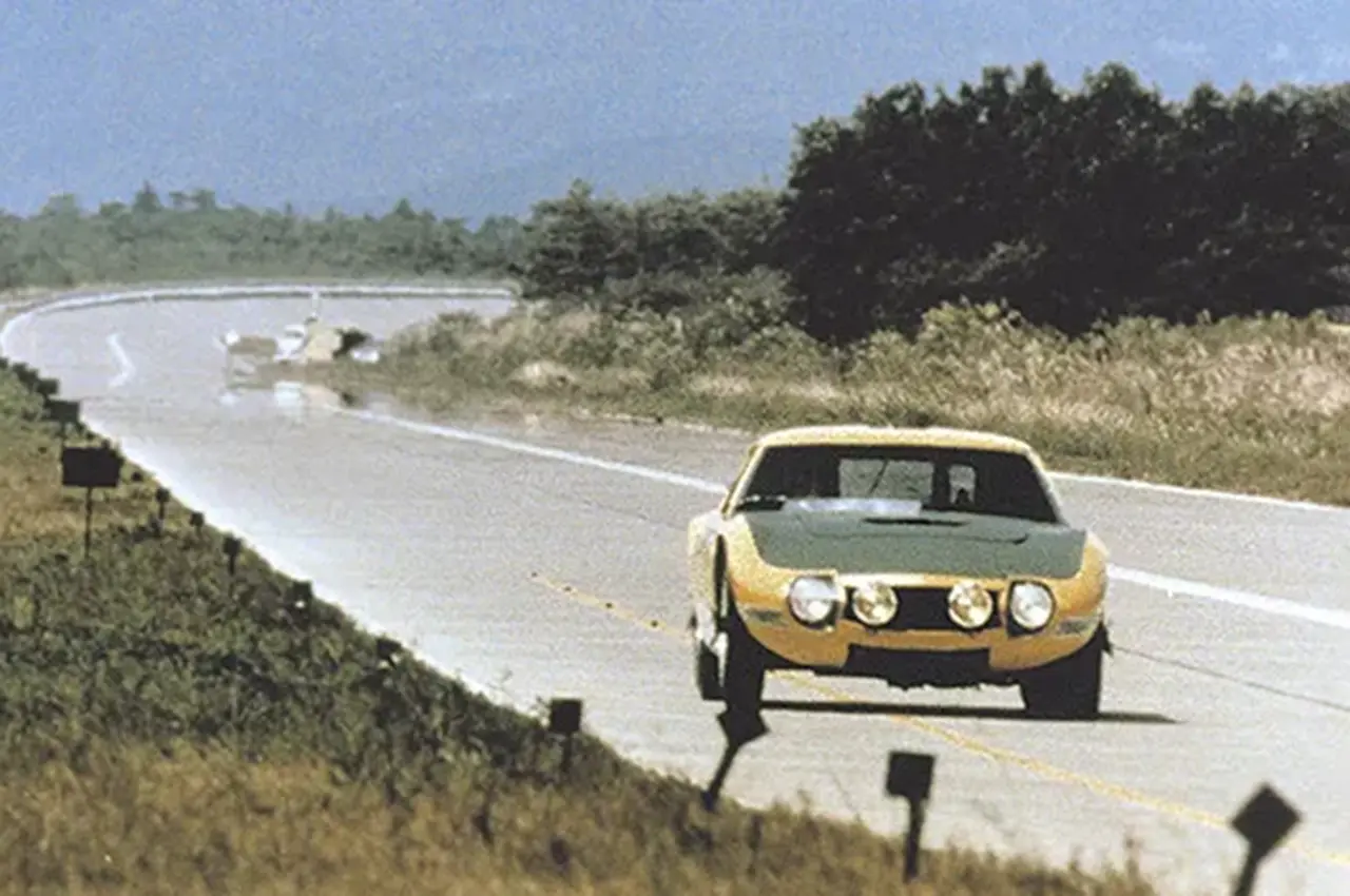 AutomobileFa Toyota 2000GT Speed Trials Race