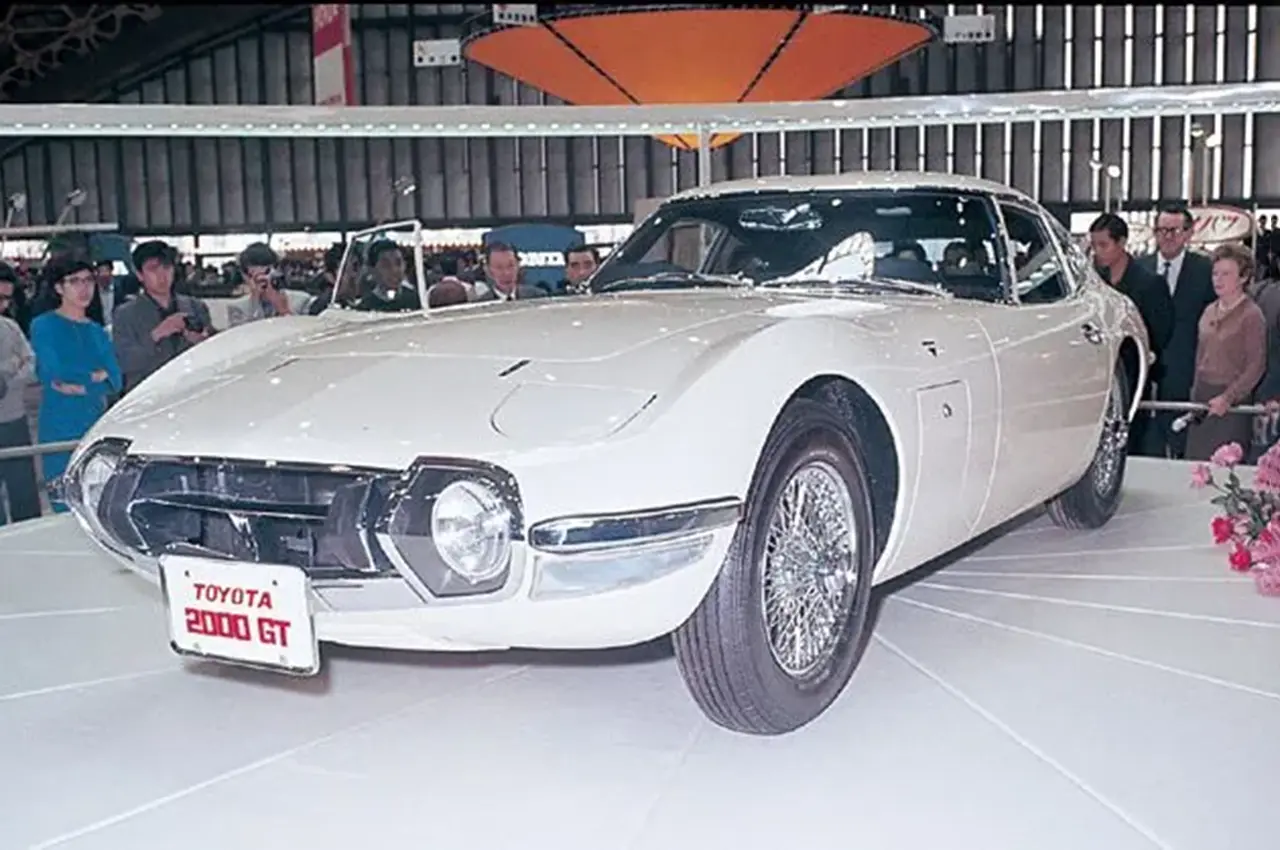 AutomobileFa Toyota 2000GT Tokyo Show Debut