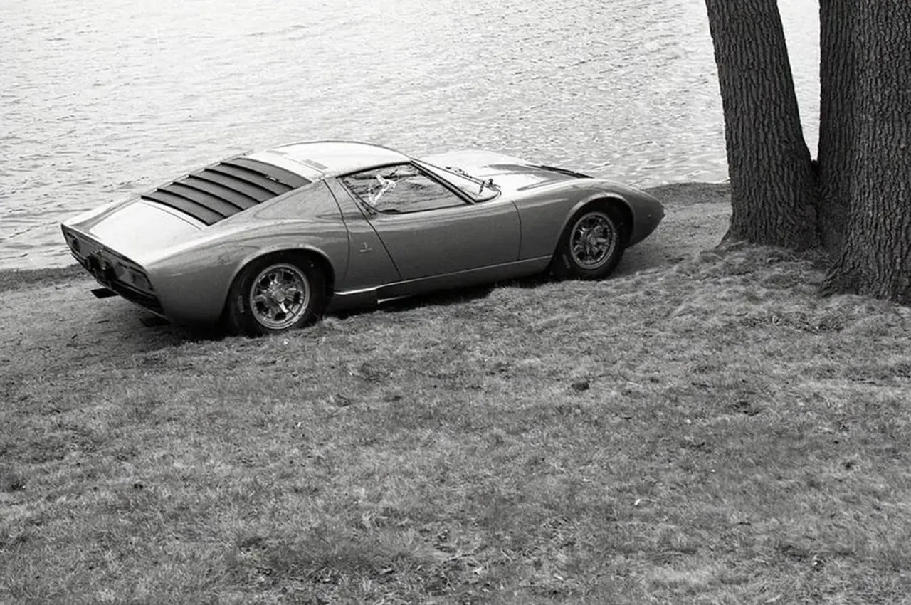AutomobileFa Lamborghini Miura c1 14030323