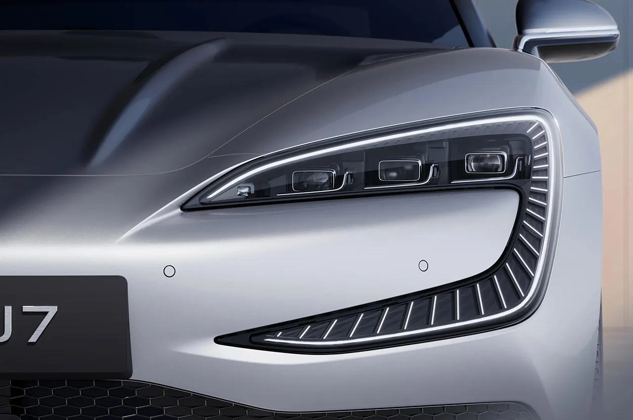 AutomobileFa Yangwang U7 14031227 6