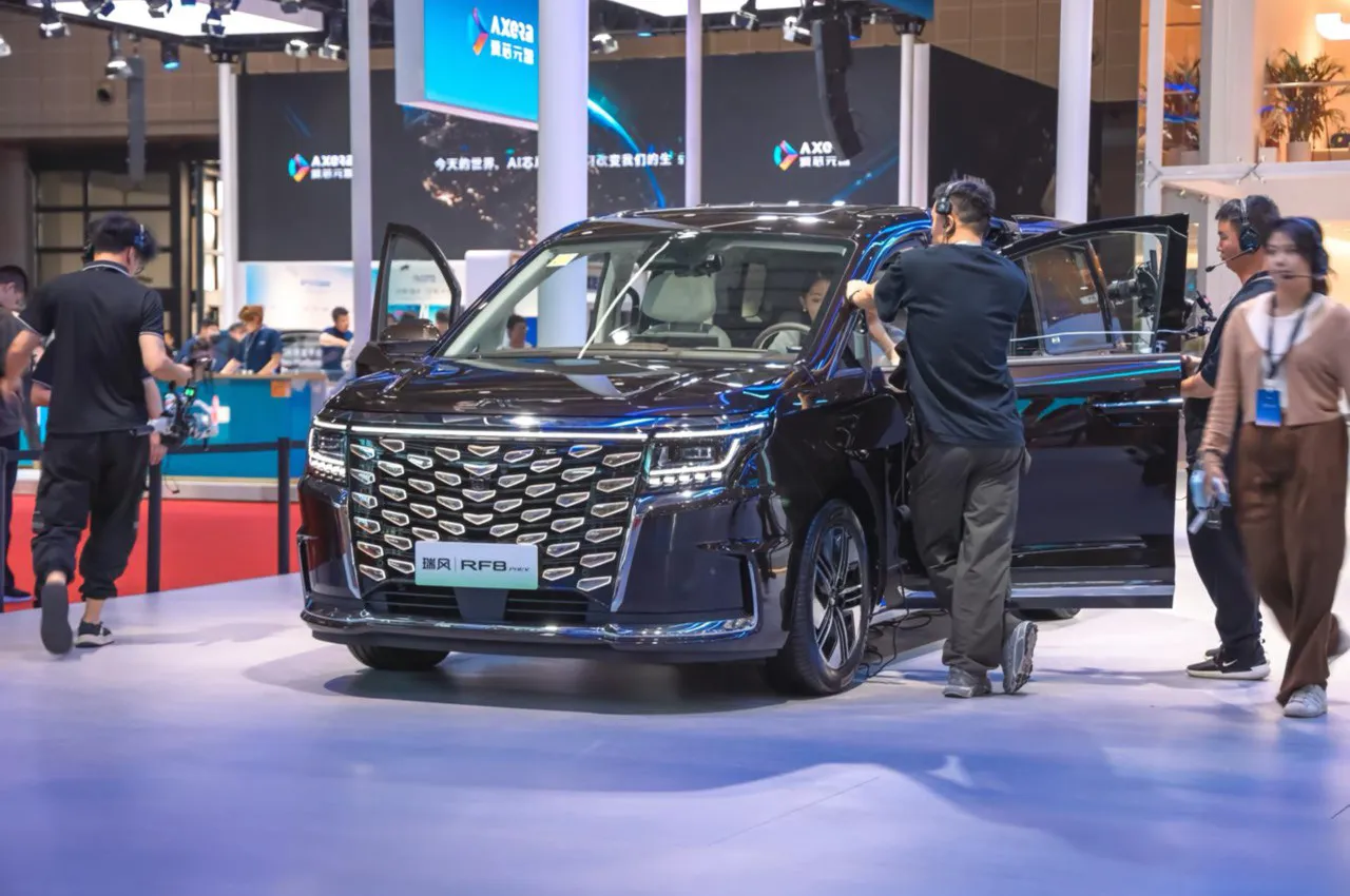 AutomobileFa JAC Shanghai 14040207 5