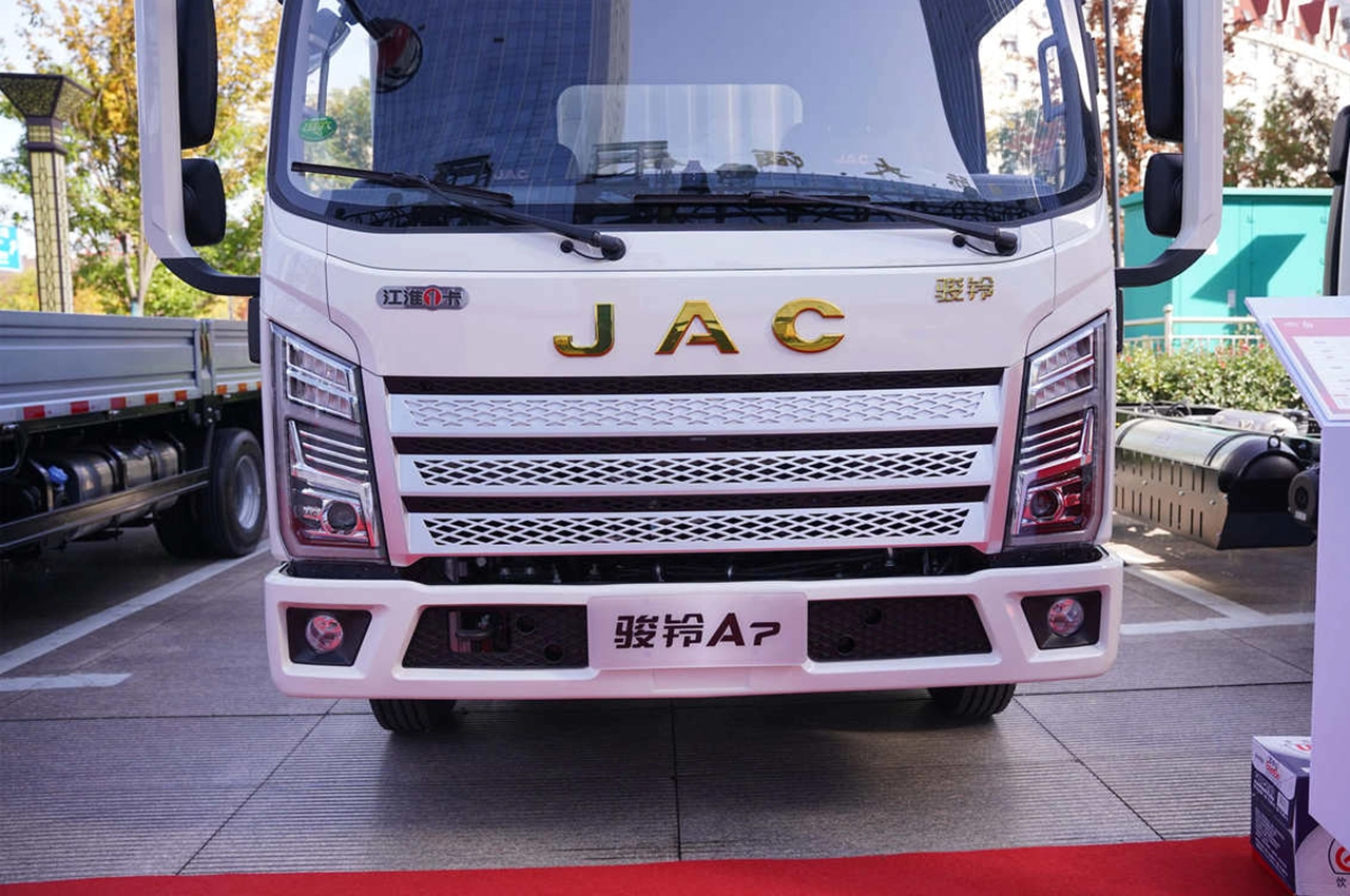 AutomobileFa JAC Junling A7 14040426 03