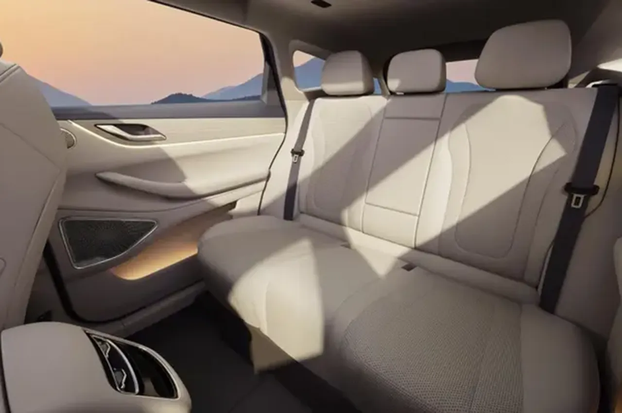 AutomobileFa Exeed Exelentics E05 14040523 2