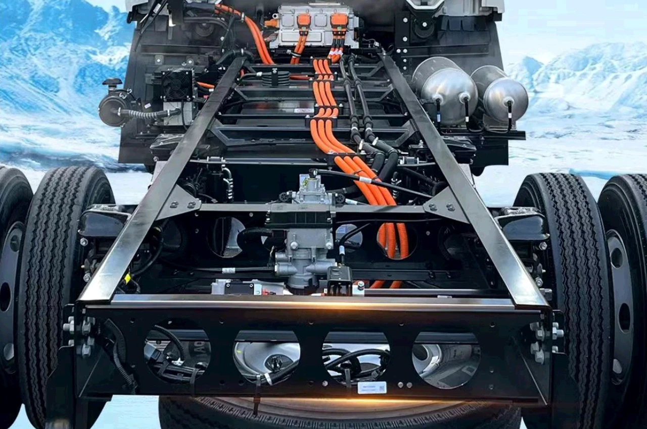 AutomobileFa JAC ES9 03