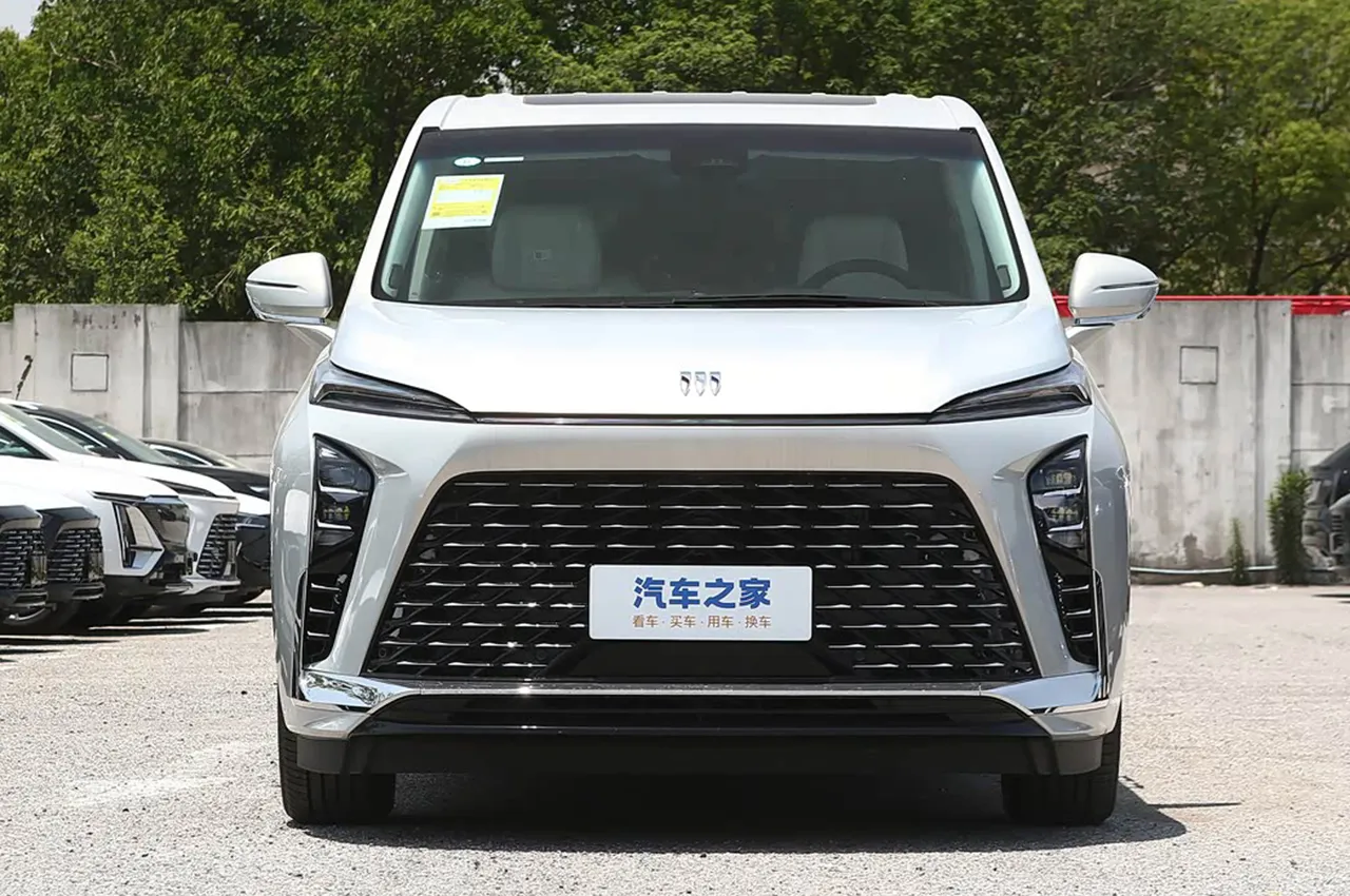 automobilefa Buick GL8 MPV 14040531 1