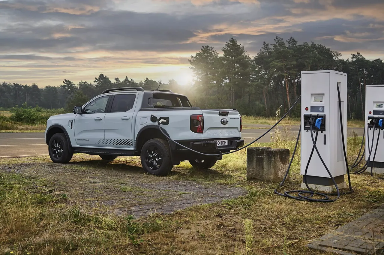 automobilefa Ford Ranger Plug in Hybrid 14040514 2