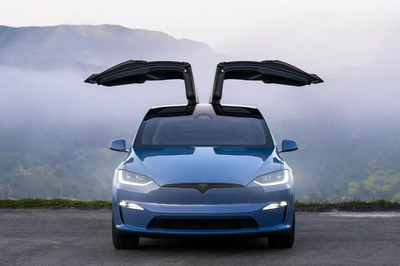 automobilefa Tesla 14040514 3