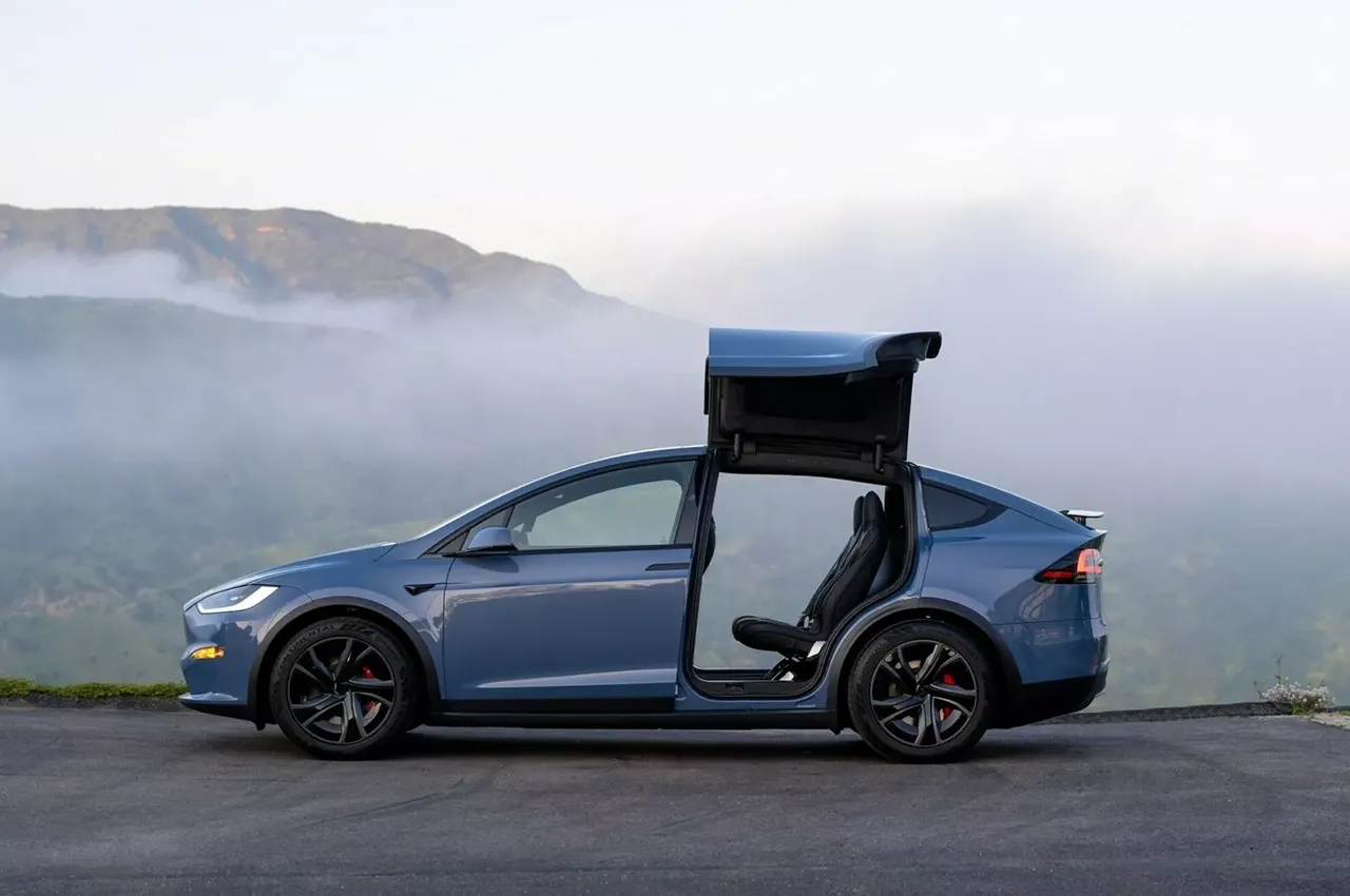 automobilefa Tesla 14040514 5