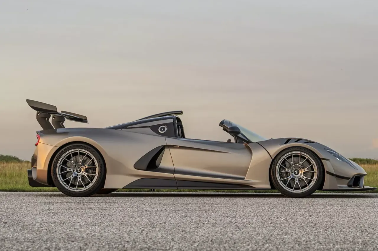 automobilefa VenomF5 LF 14040527 6