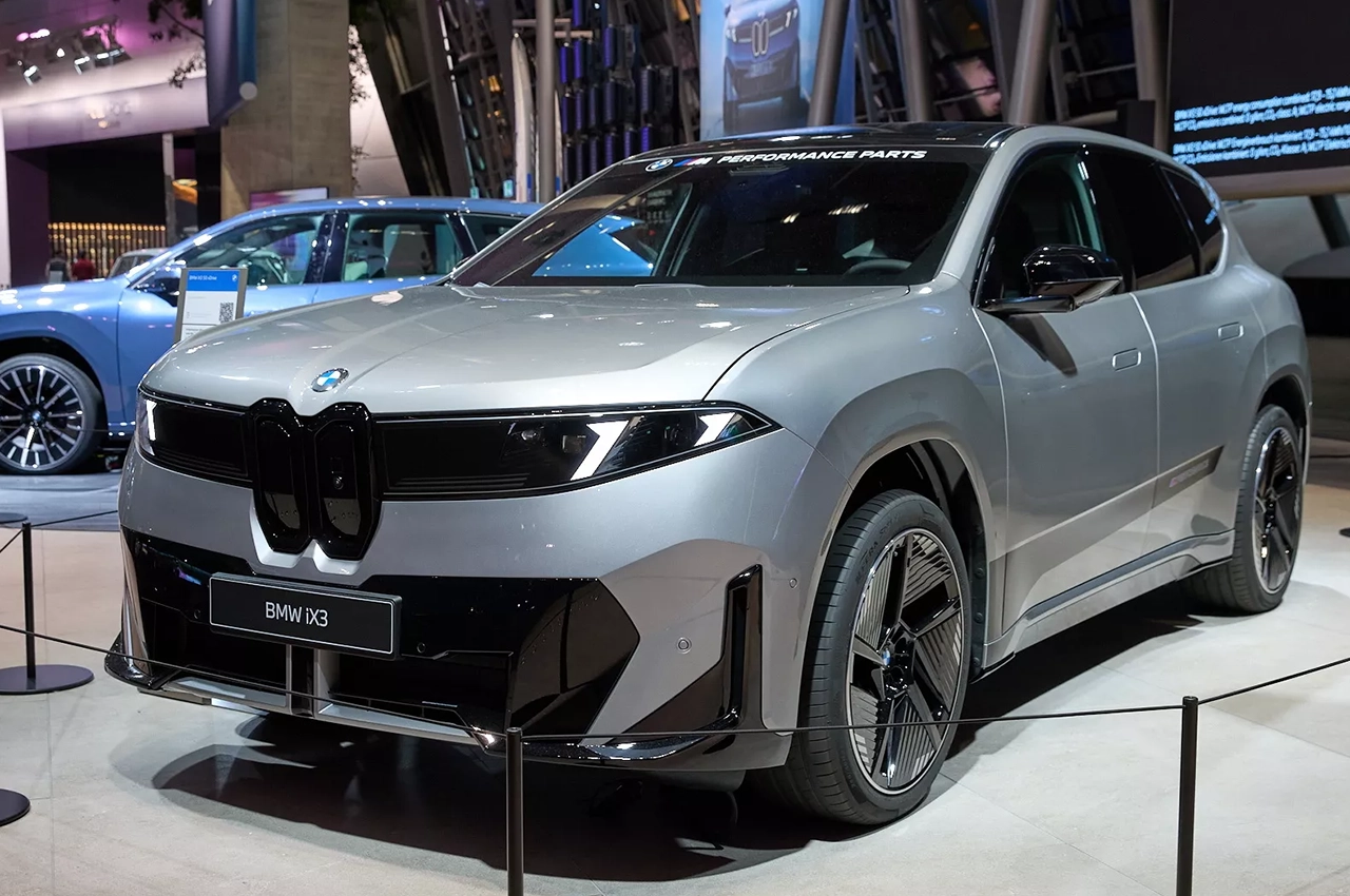 BMW iX3