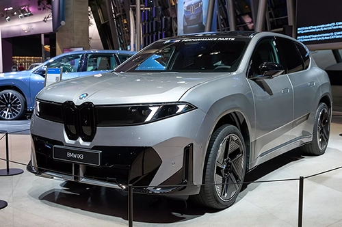BMW iX3