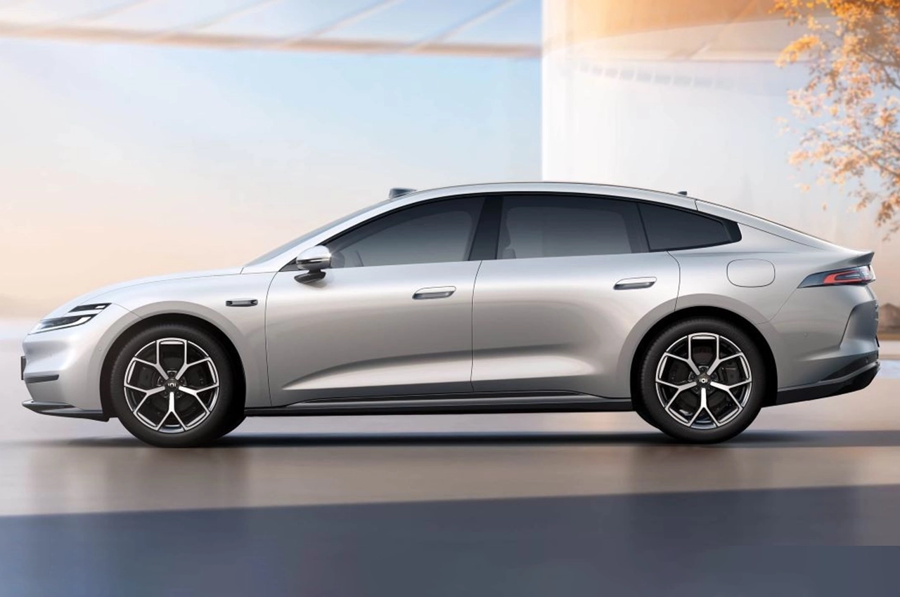 AutomobileFa Changan Qiyuan A06 14040621 4