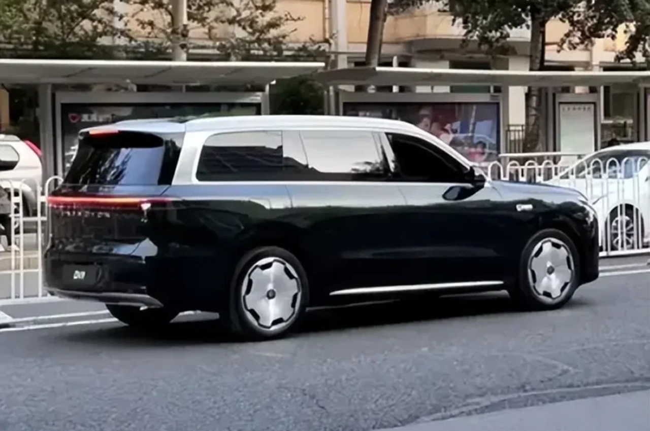 AutomobileFa Leapmotor D16 14040627 4