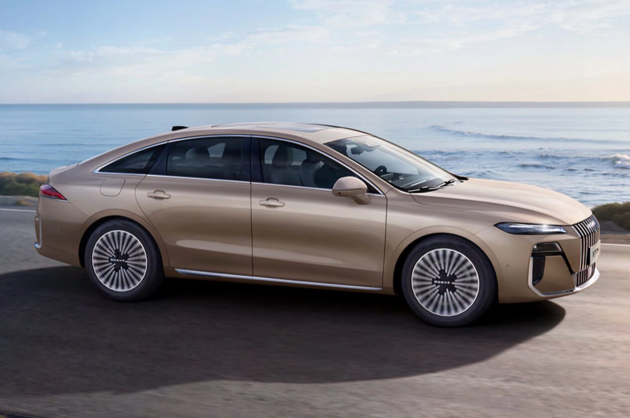 AutomobileFarsi Roewe M7 PHEV 14040610 1