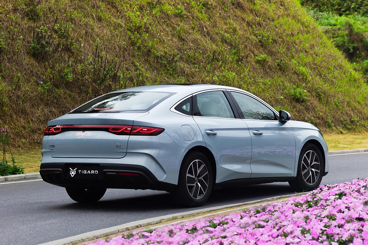AutomobileFarsi Tigardnotor BYD QinL 3