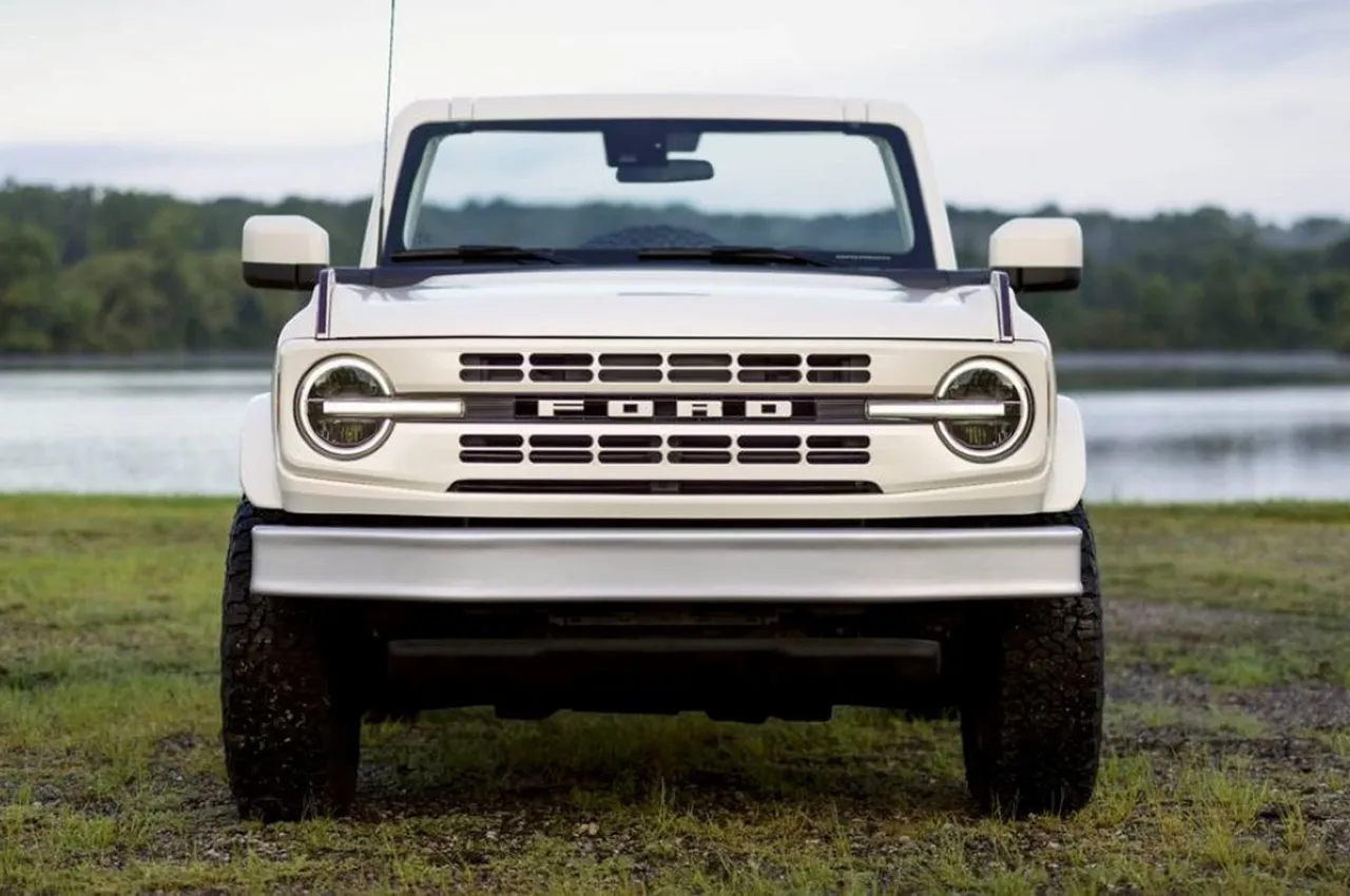 automobilefa Ford Bronco 14040601 2