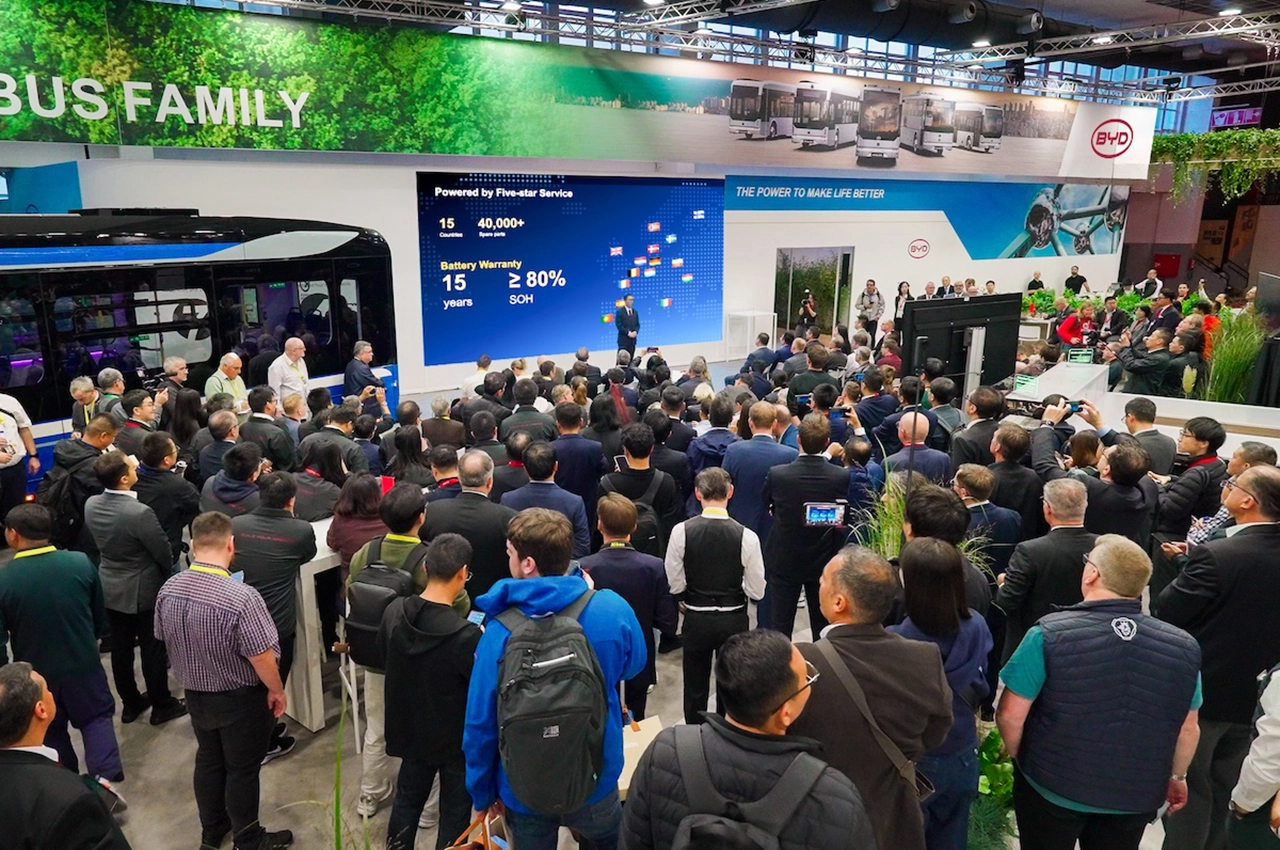 AutomobileFa BYD eBus B12.b 14040715 1