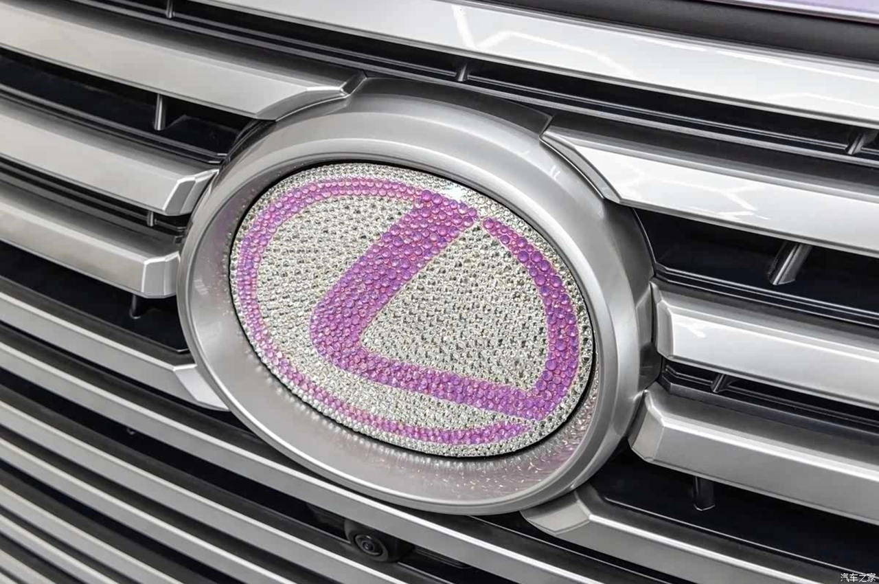 AutomobileFa Lexus Glam LX 14040702 4