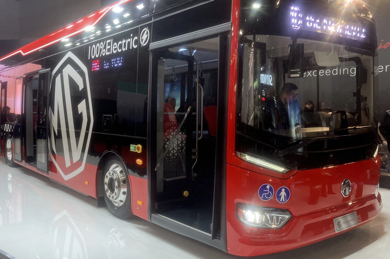  MG electric bus 