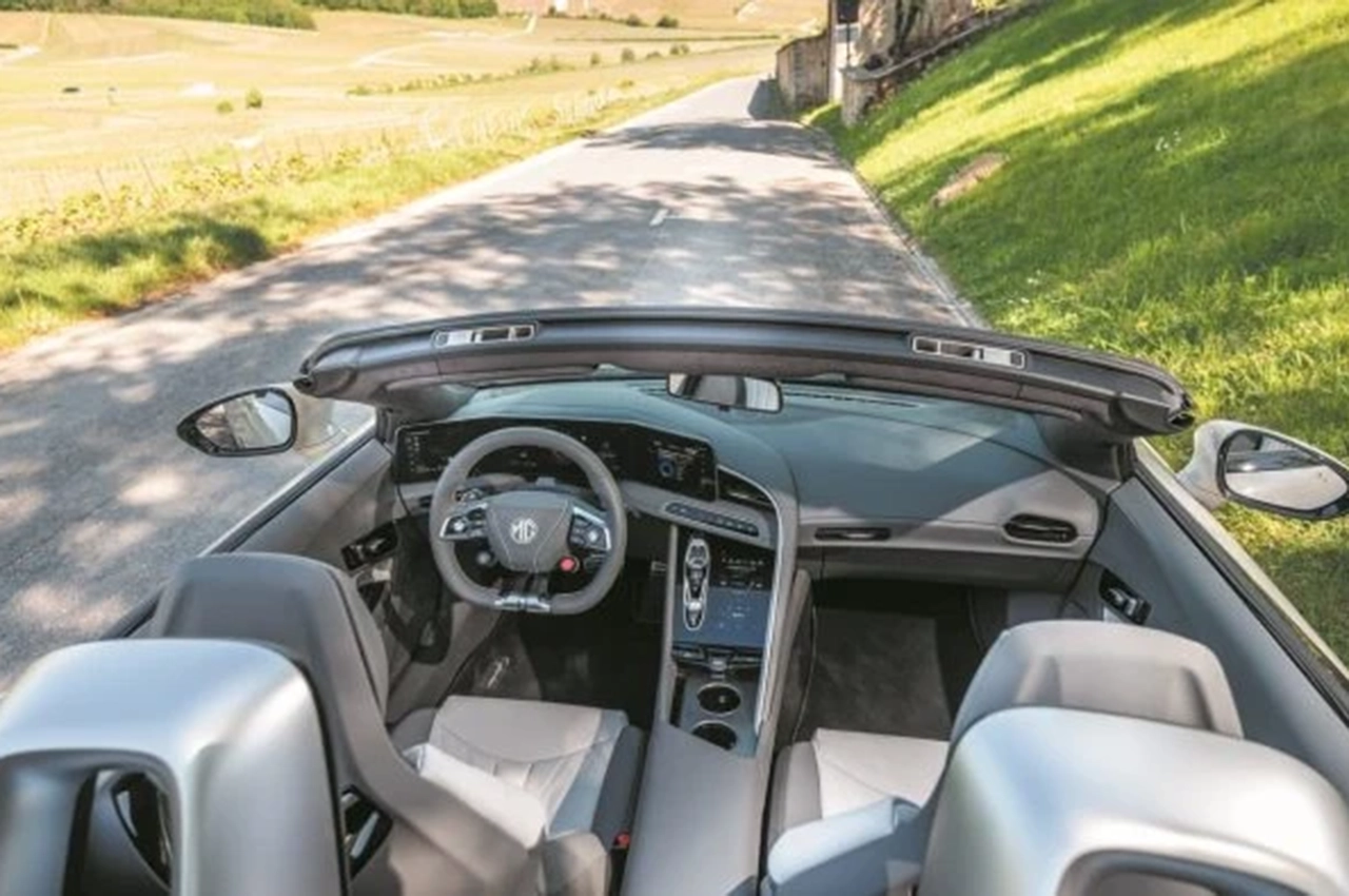 AutomobileFa mg cybertster et mazda mx 5 14040723 4