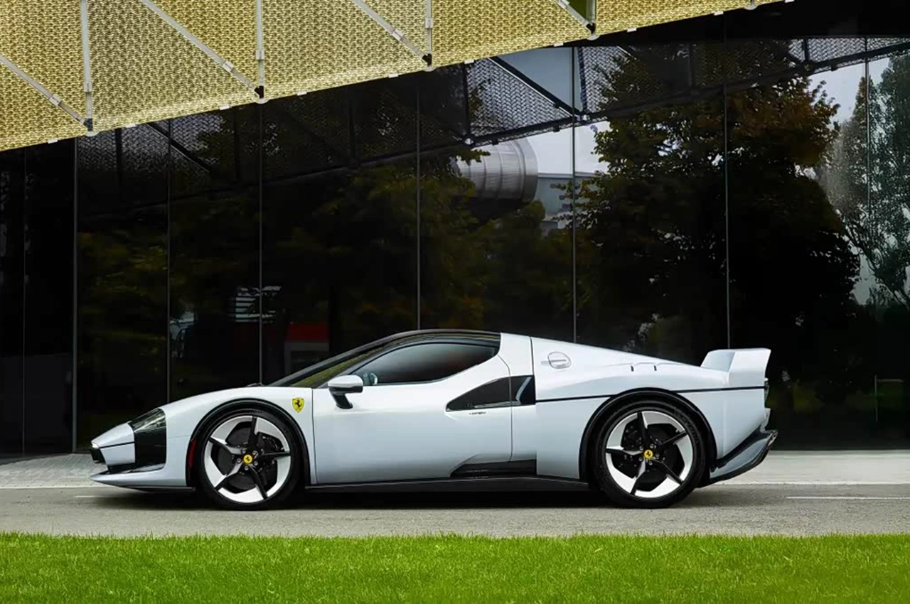 AutomobileFa Ferrari SC40 14040804 5