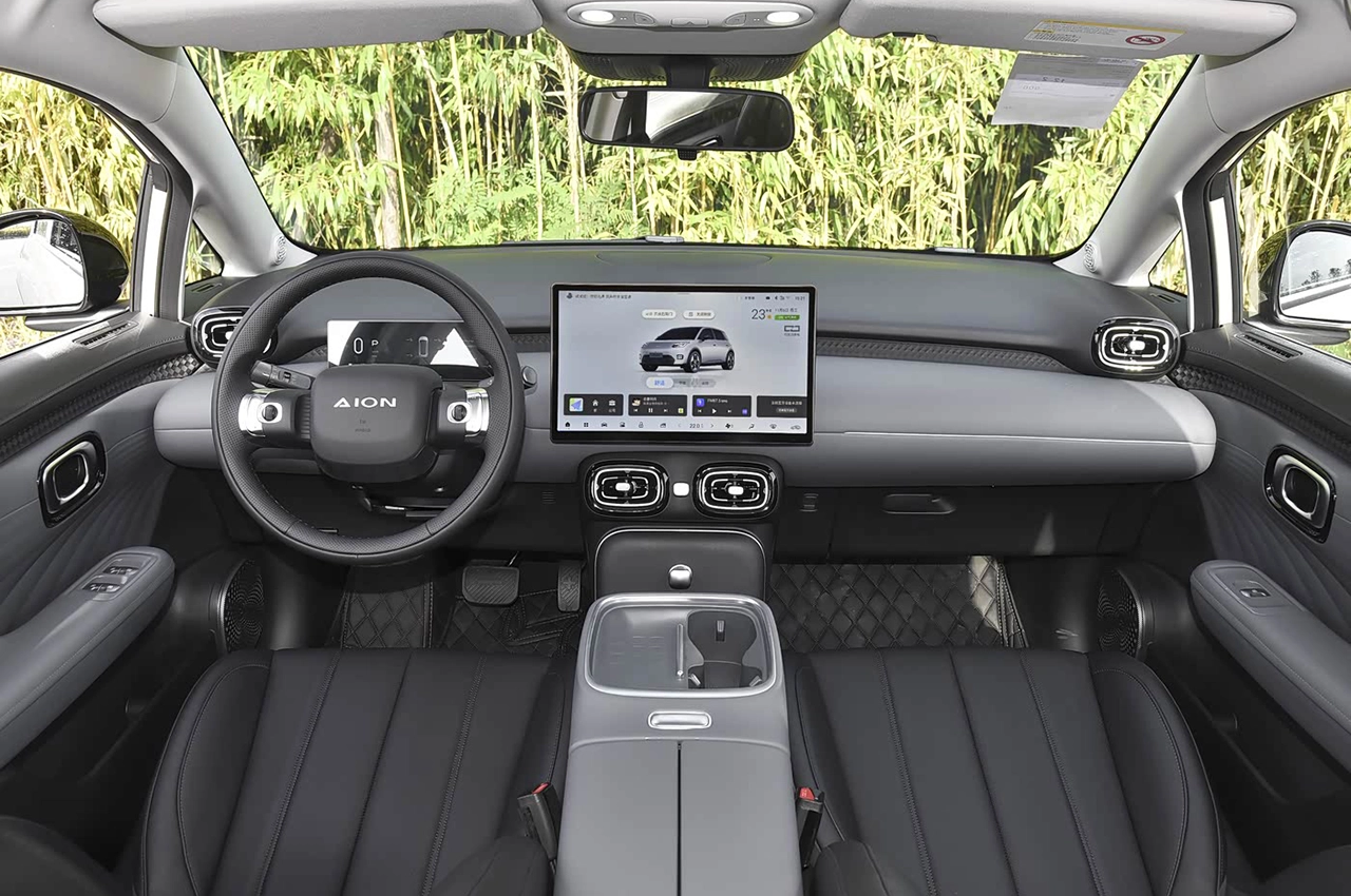 AutomobileFa GAC Aion UT 14040820 1