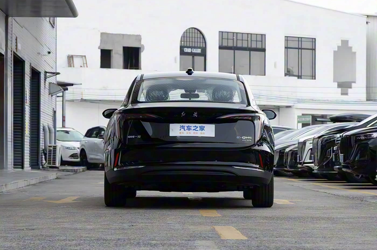 AutomobileFa Hongqi AQM5 14040804 2