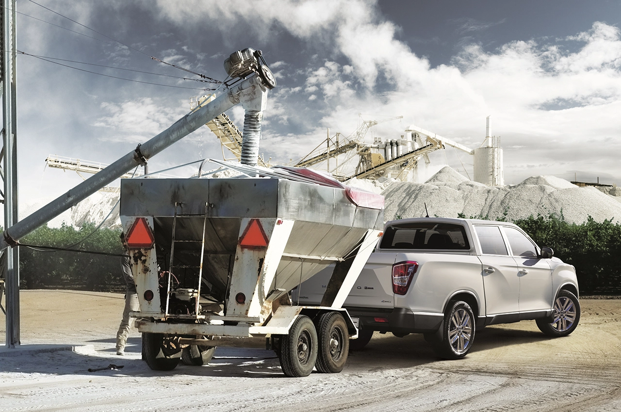 AutomobileFa Musso Grand Khan Diese 14040804 2