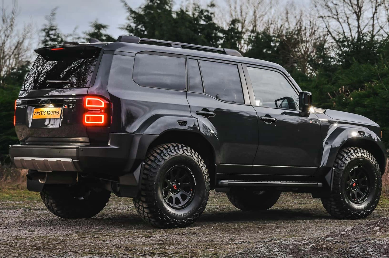 AutomobileFa New Toyota Land Cruiser AT37 14040819 1