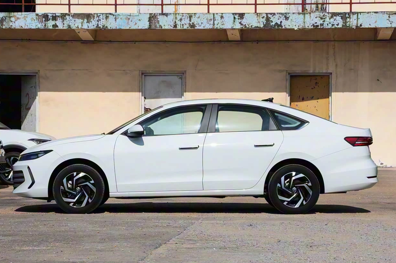 AutomobileFa Volkswagen Lavida Pro 14040813 5