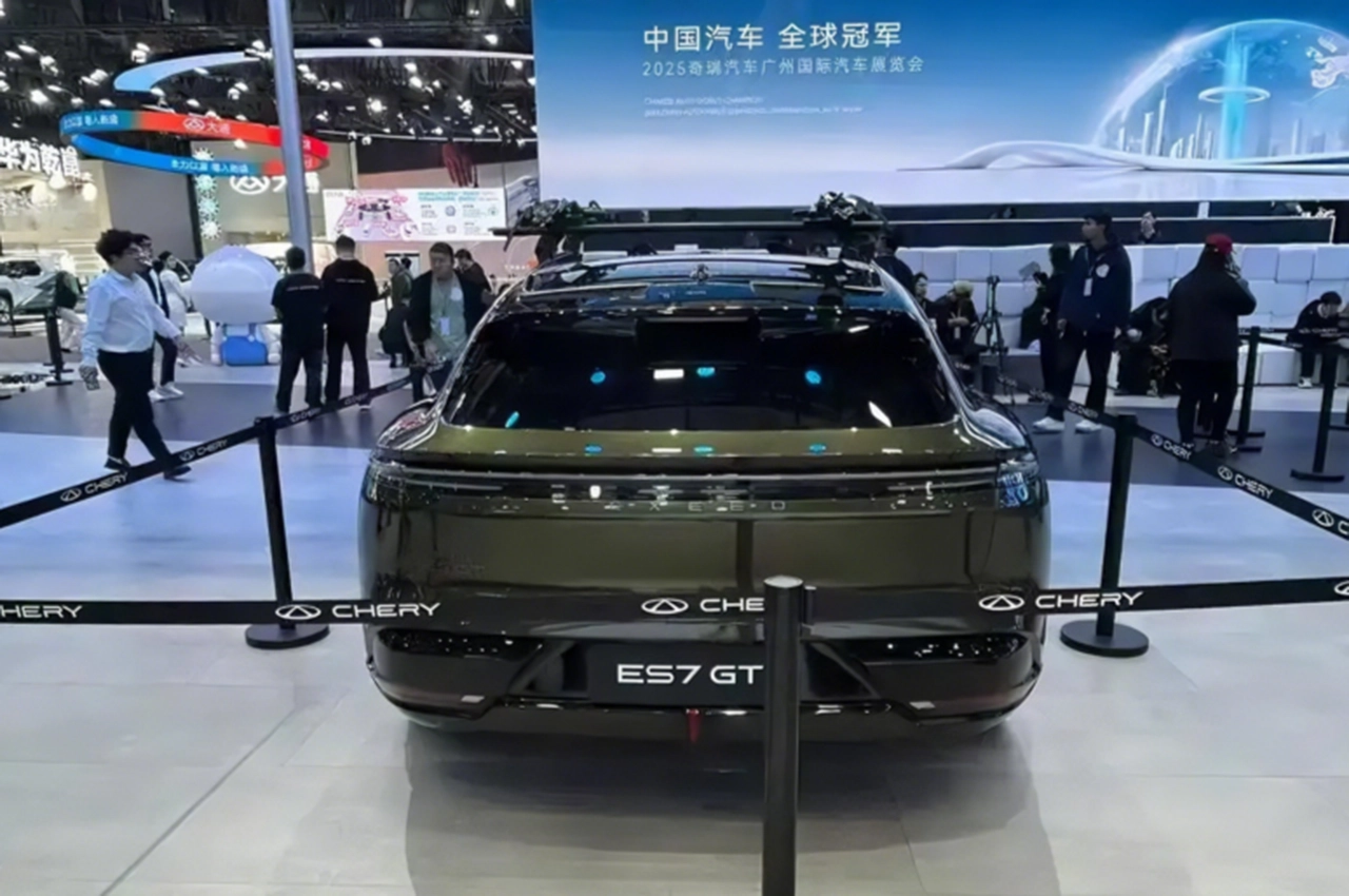 AutomobileFa Exeed Exlantix ES7 14040902 5