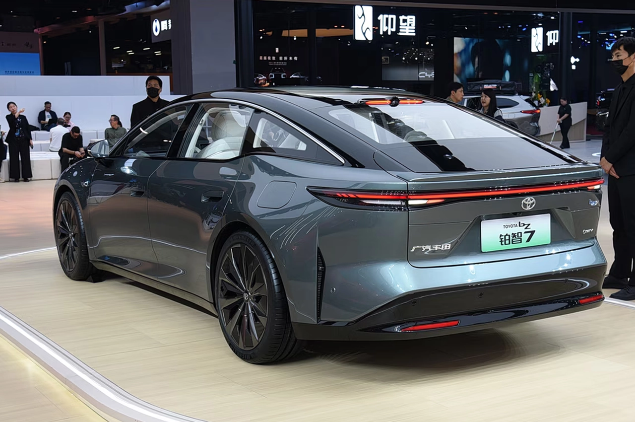 AutomobileFa Toyota bZ7 Electric Sedan 14040901 5