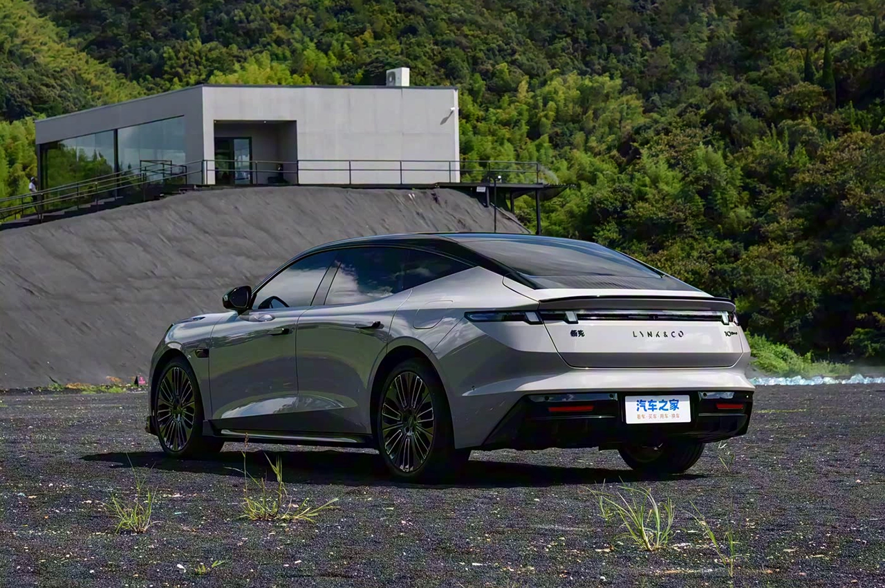 AutomobileFa Link Co sedan 14040919 2