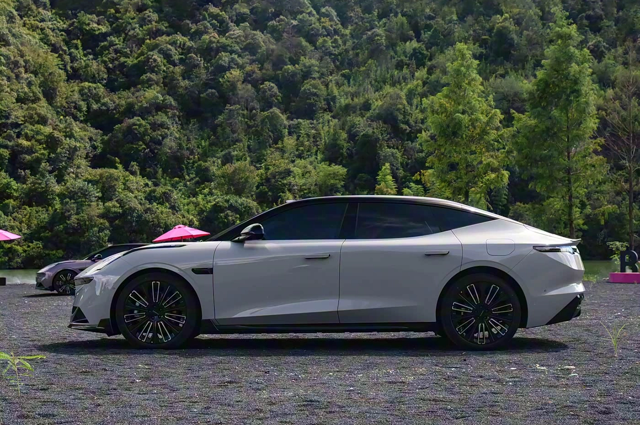 AutomobileFa Link Co sedan 14040919 3