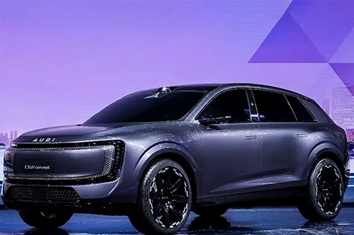 AUDI E-SUV 
