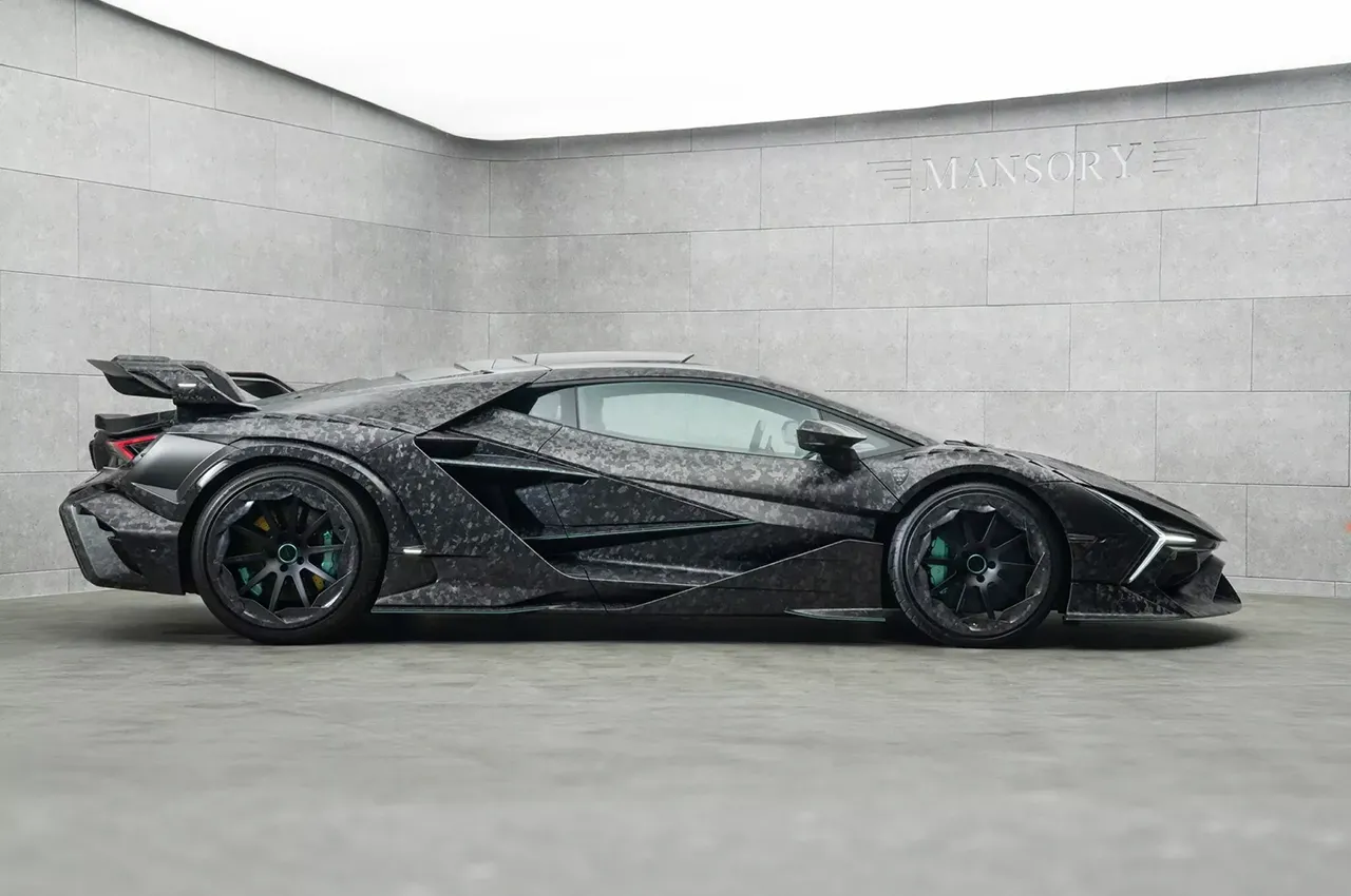 AutomobileFa Lamborghini Revuelto tuning 14041130 3