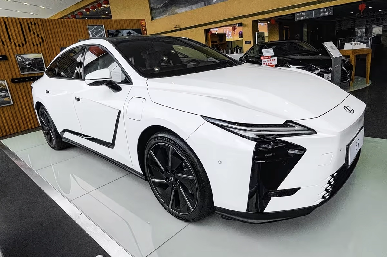 Lexus ES